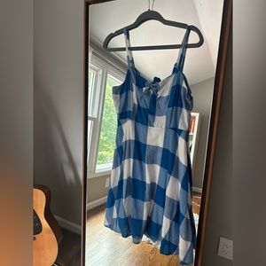 Cute blue and white pattern dress!!